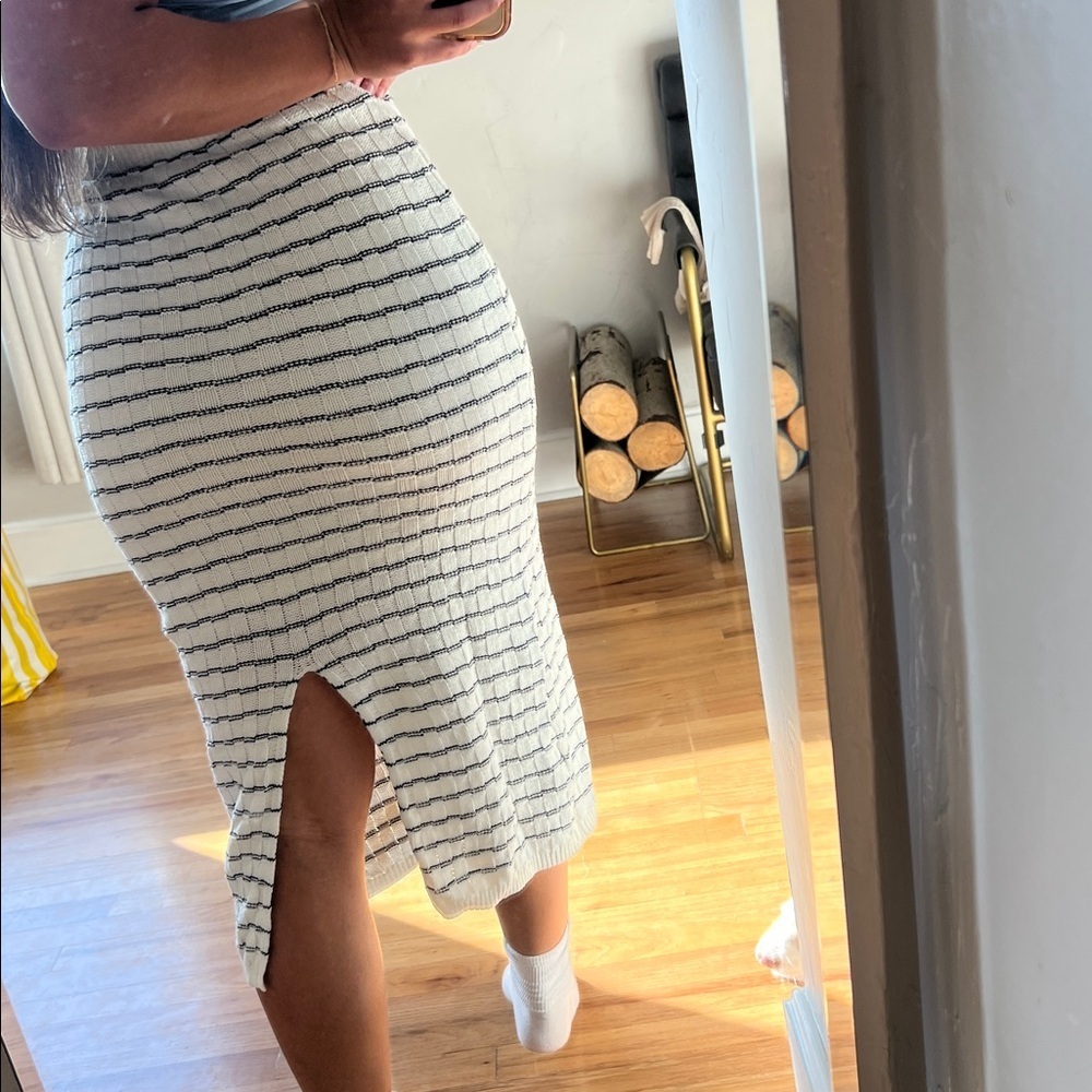 Freshman Black and White Striped Pencil Skirt - Picture 6 of 6